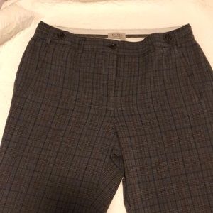 Dalia ladies pants size 10. Charcoal plaid pattern.